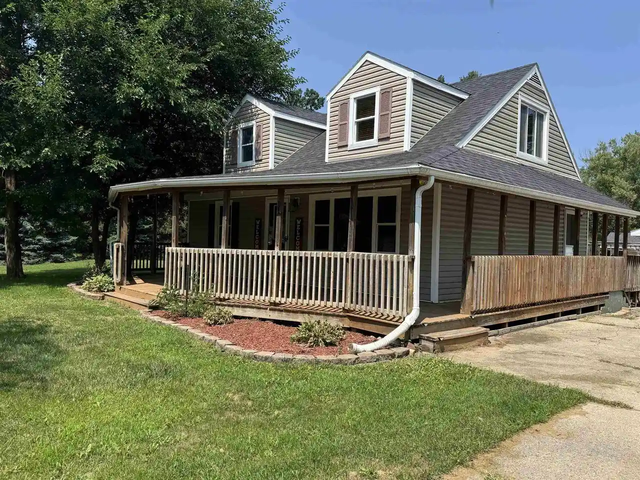 1st image of 441 E Acorn Dr Dr, Beloit, WI 53511 | MLS# 2029975
