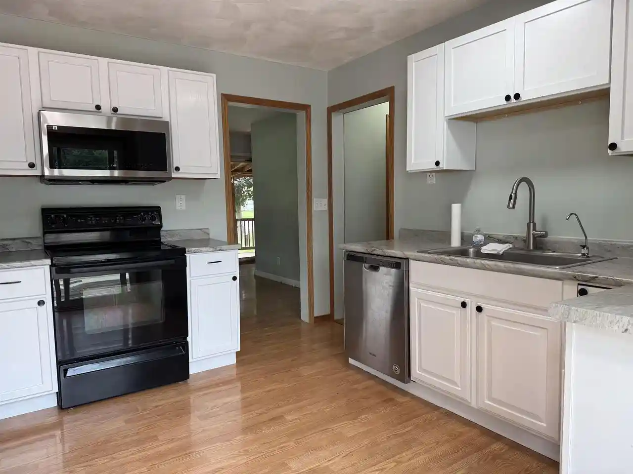 3rd image of 441 E Acorn Dr Dr, Beloit, WI 53511 | MLS# 2029975