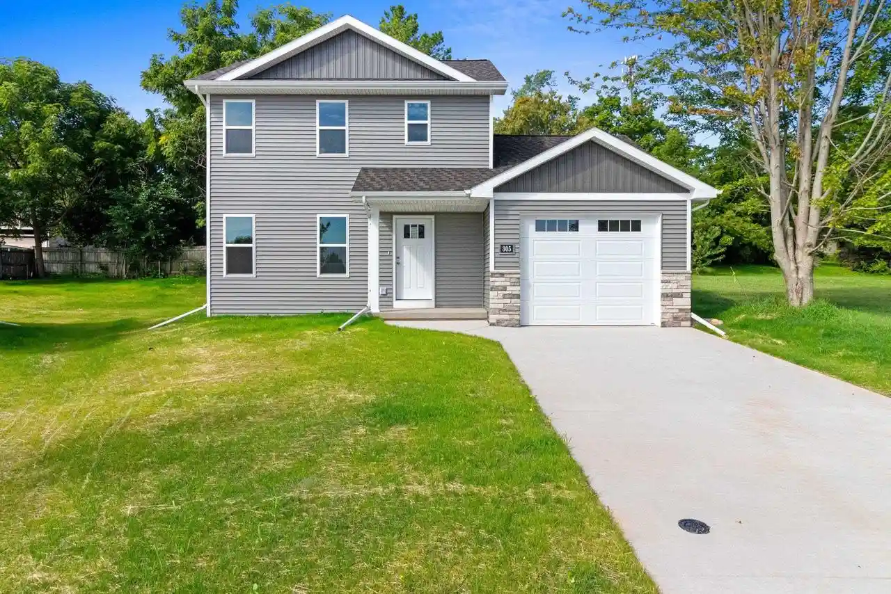 Photo 1 of Single family home for sale at 305 Evergreen Lane Lane, Chilton, WI 53014 | MLS# 50330636 | Listing updated on 2026-09-11