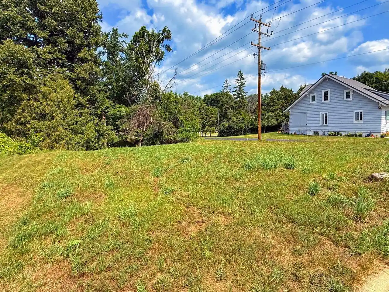 4th image of 305 E Armstrong Street Street, Gillett, WI 54124 | MLS# 50330639