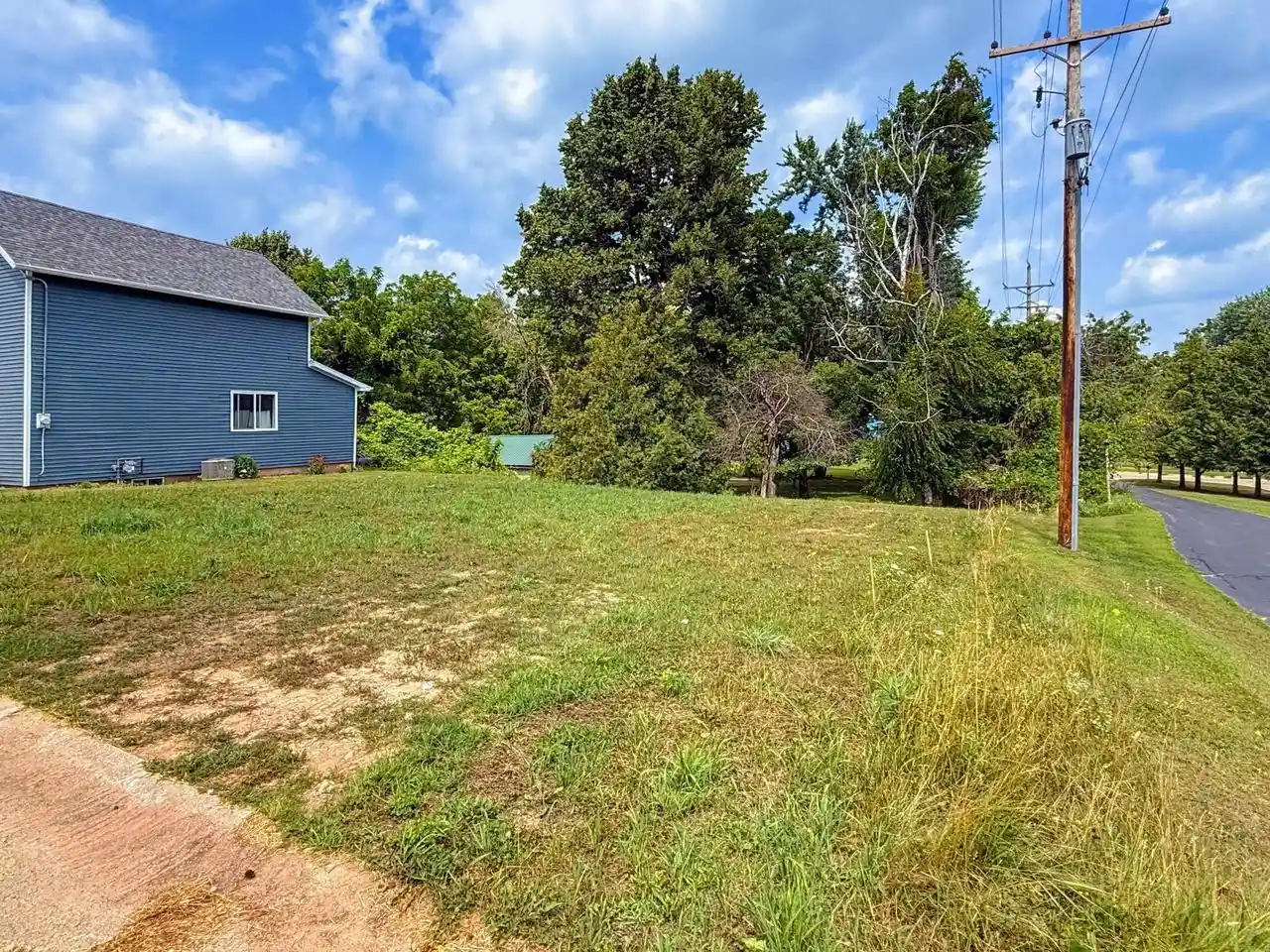 5th image of 305 E Armstrong Street Street, Gillett, WI 54124 | MLS# 50330639