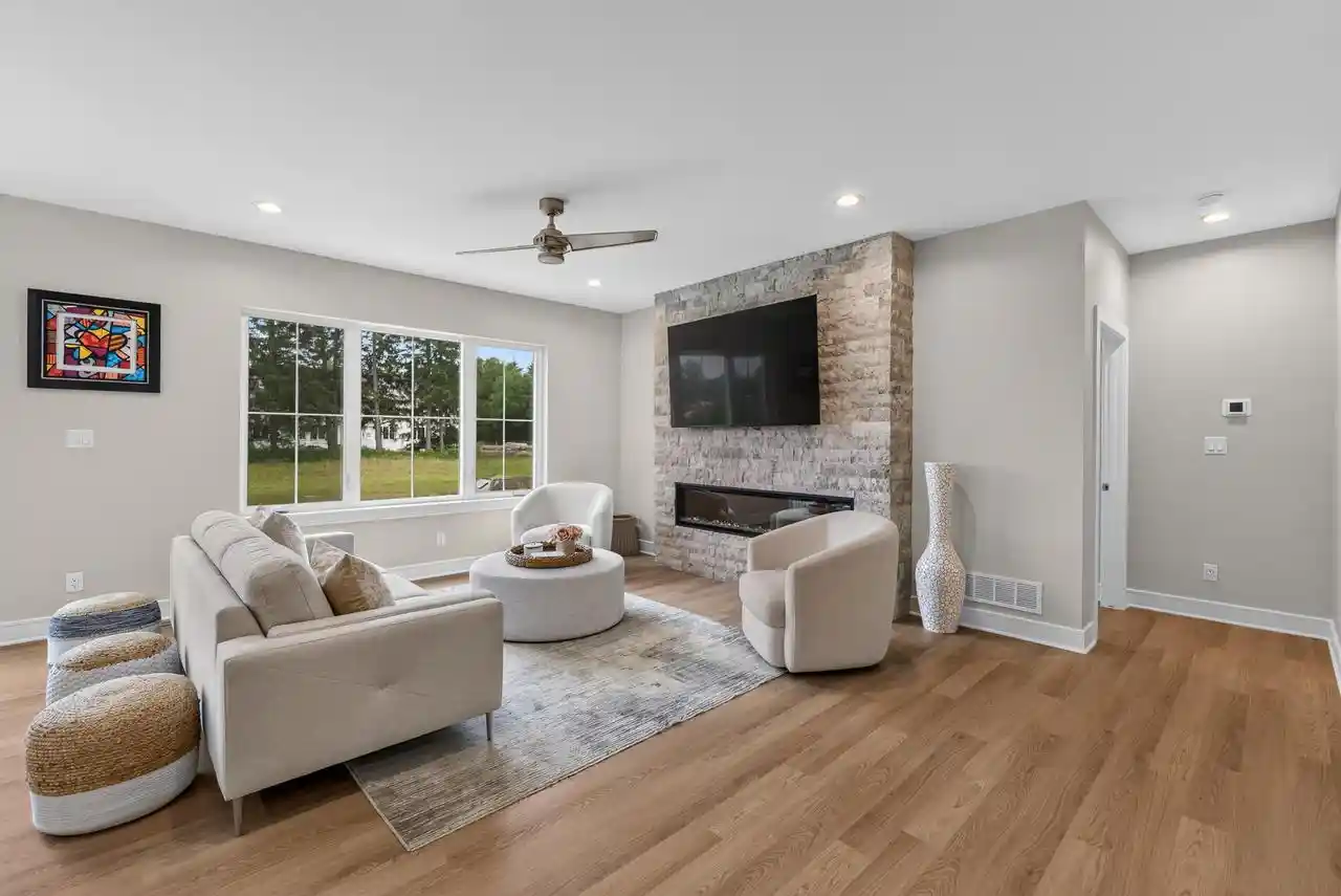 2nd image of 1407 W Eastbrook Dr Dr, Mequon, WI 53092 | MLS# 1975280