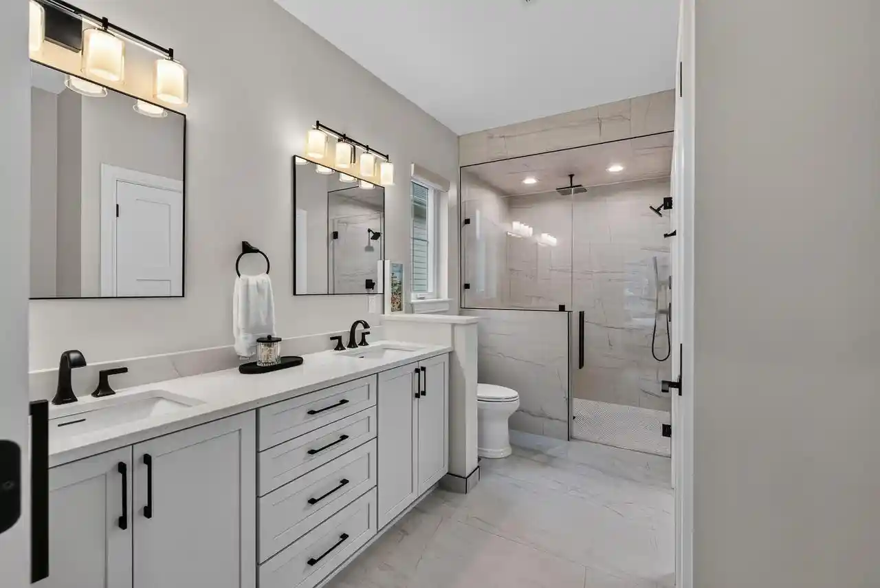 5th image of 1407 W Eastbrook Dr Dr, Mequon, WI 53092 | MLS# 1975280