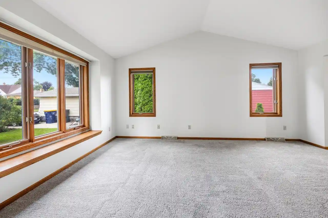 4th image of 9425 W Harrison Avenue Avenue, Milwaukee, WI 53227 | MLS# 1975282