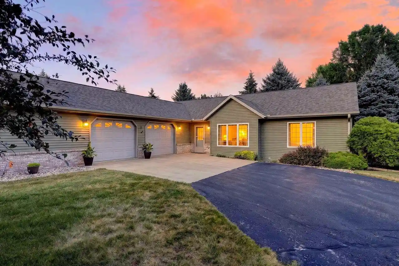 Photo 1 of Sale Pending at 601 Viking View Dr Dr #8, Reedsburg, WI 53959 | MLS# 2029981 | Listing updated on 2026-09-09