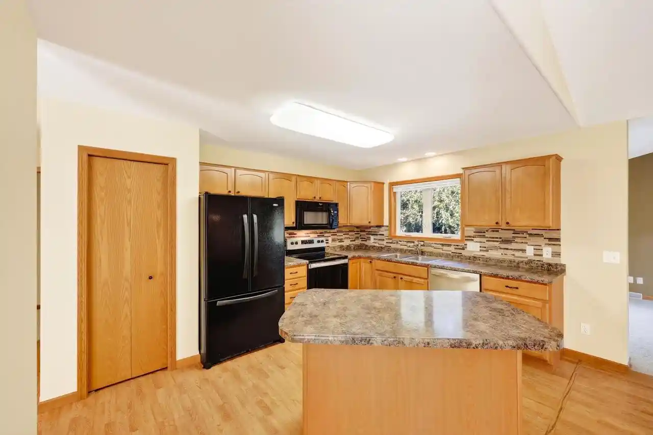 Photo 4 of Sale Pending at 601 Viking View Dr Dr #8, Reedsburg, WI 53959 | MLS# 2029981 | Listing updated on 2026-09-09