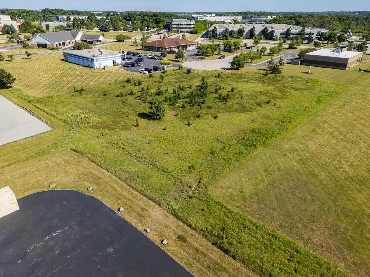 5th image of 9707 S Airways Court Court, Franklin, WI 53132 | MLS# 1975296