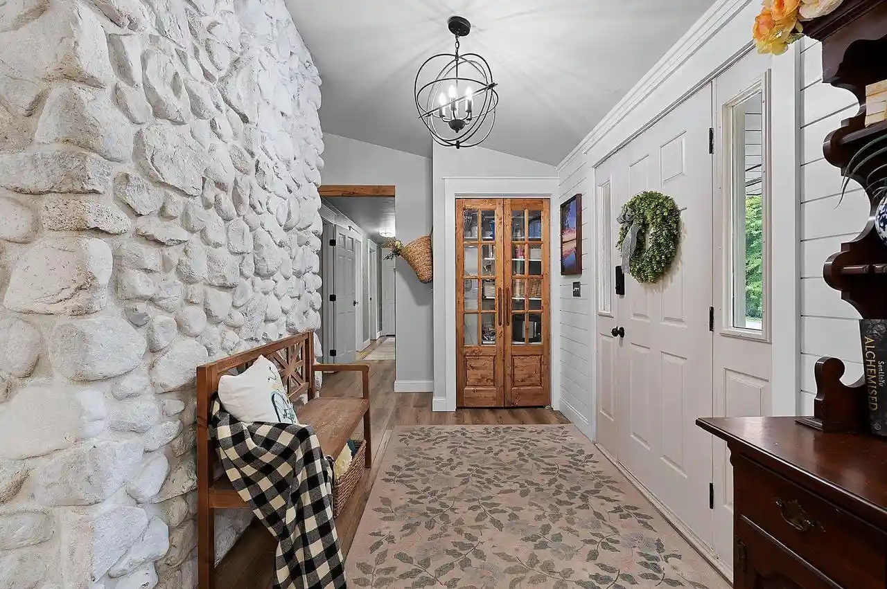 2nd image of 915 La Count Road Road, Green Bay, WI 54313 | MLS# 50330657
