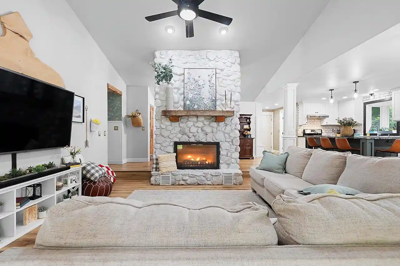 4th image of 915 La Count Road Road, Green Bay, WI 54313 | MLS# 50330657