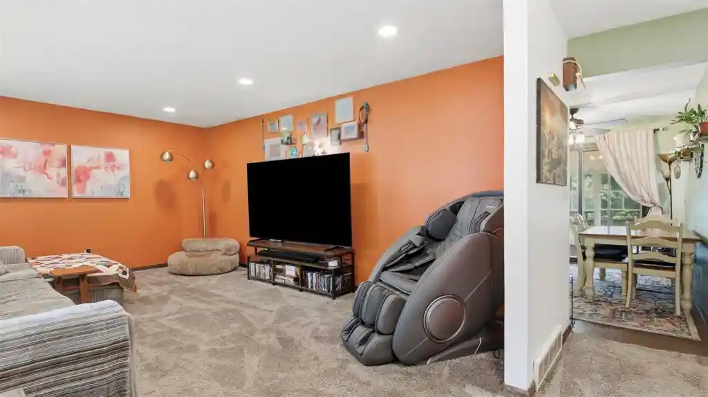 Photo 2 of Single family home for sale at 1819 Grandview Dr Dr, Eau Claire, WI 54703 | MLS# 1603992 | Listing updated on 2026-08-11