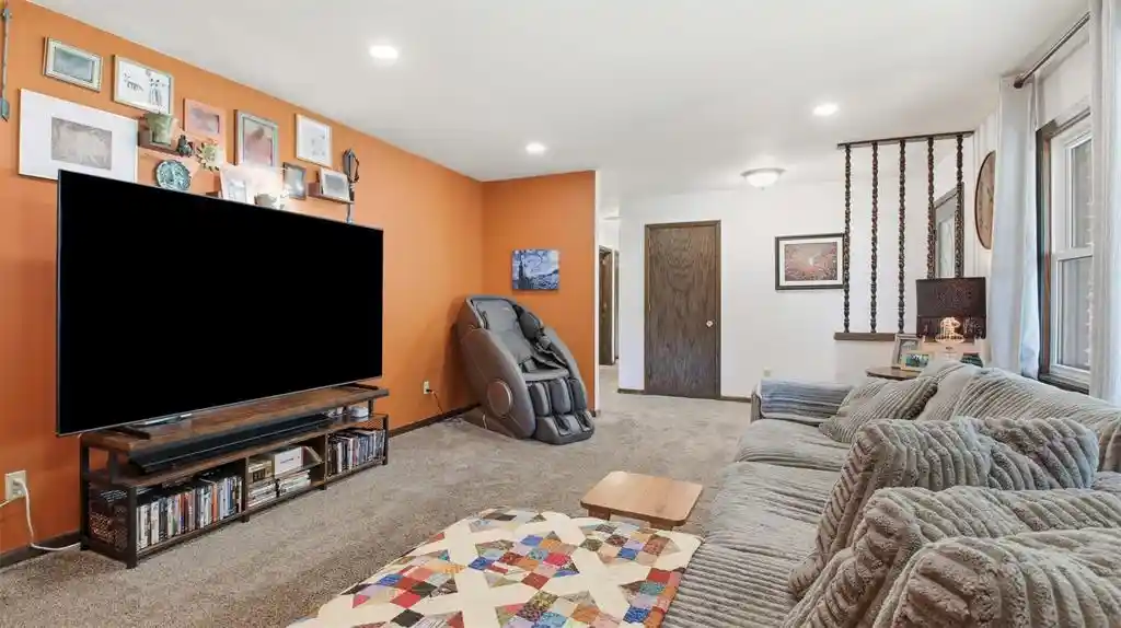 Photo 3 of Single family home for sale at 1819 Grandview Dr Dr, Eau Claire, WI 54703 | MLS# 1603992 | Listing updated on 2026-08-11