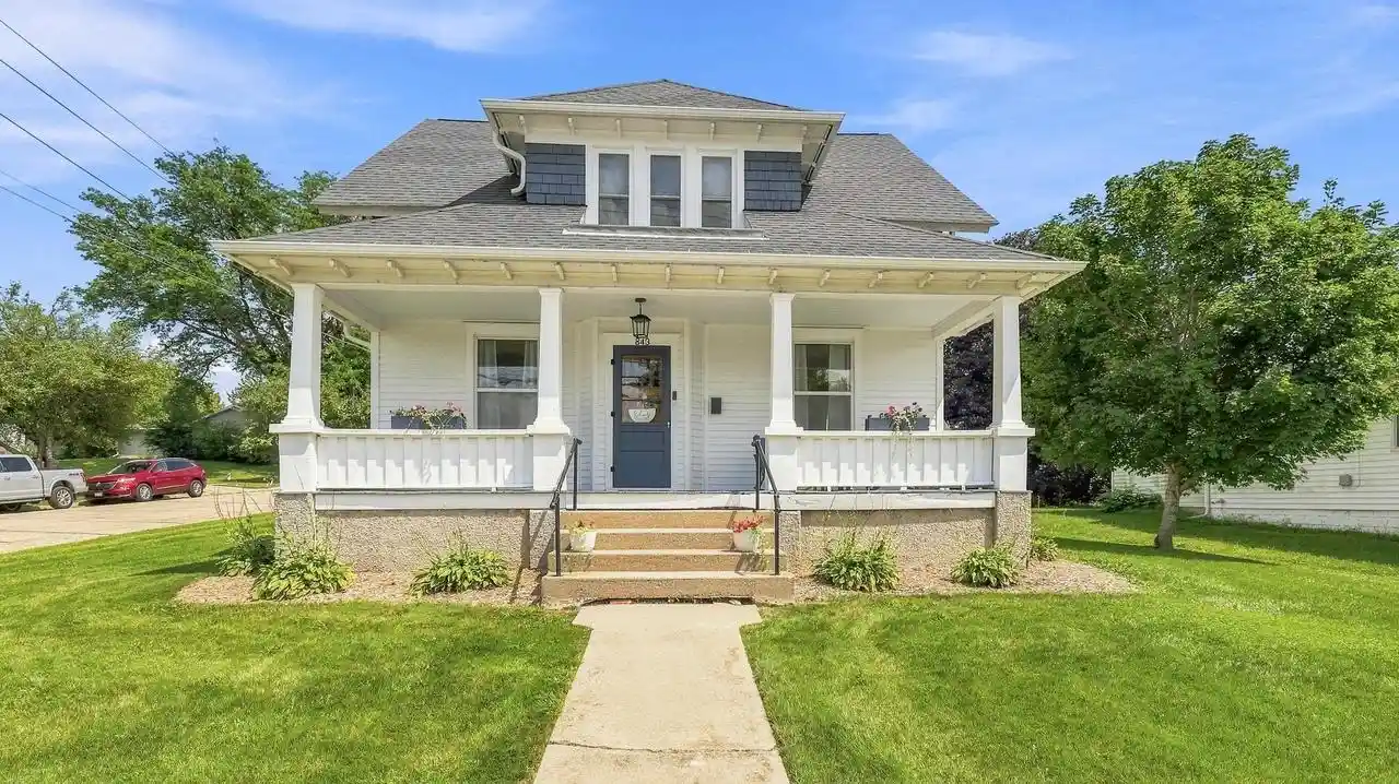 1st image of 843 Wells Street Street, Darlington, WI 53530 | MLS# 2029992