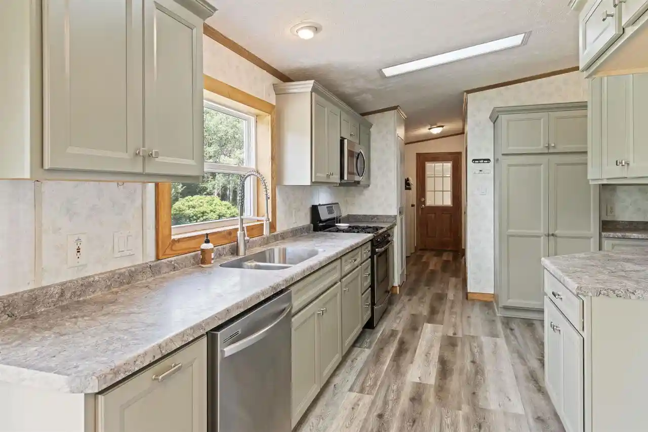 3rd image of N3355 Bay De Noc Dr Dr, Menominee, MI 49858 | MLS# 50330664