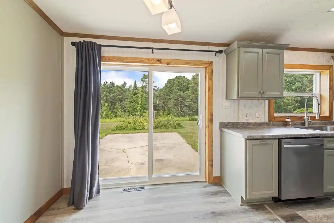 5th image of N3355 Bay De Noc Dr Dr, Menominee, MI 49858 | MLS# 50330664