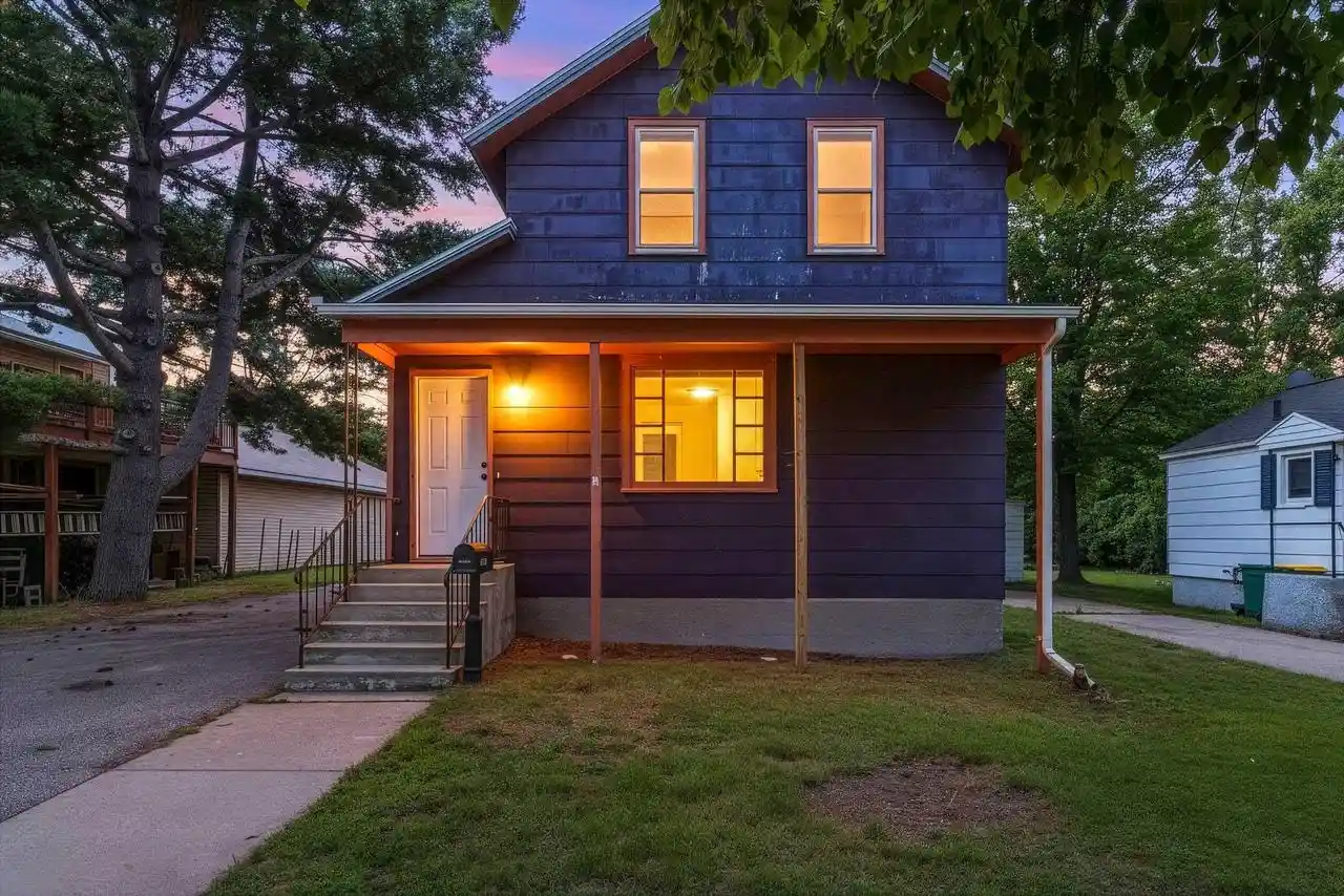 1st image of 809 Miller Street Street, Marinette, WI 54143 | MLS# 50330663