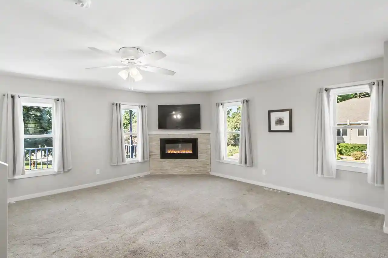 Photo 3 of Condo for sale at 401 15Th Street Street #1708, Baraboo, WI 53913 | MLS# 2029996 | Listing updated on 2026-09-02