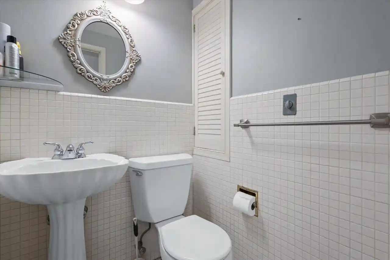 2nd image of 609 E Lake View Avenue Avenue, Milwaukee, WI 53217 | MLS# 1975325