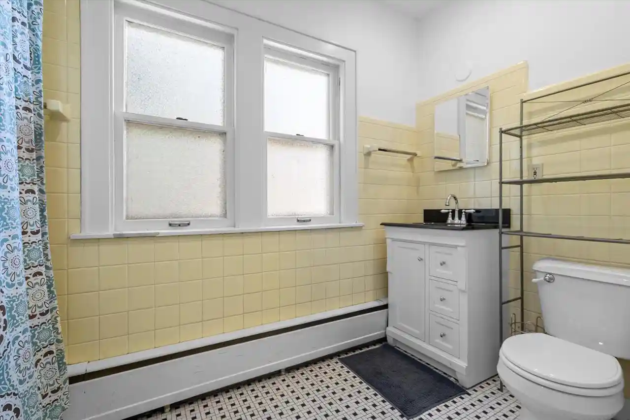 Photo 3 of Condo for sale at 609 E Lake View Avenue Avenue, Milwaukee, WI 53217 | MLS# 1975325 | Listing updated on 2026-09-09