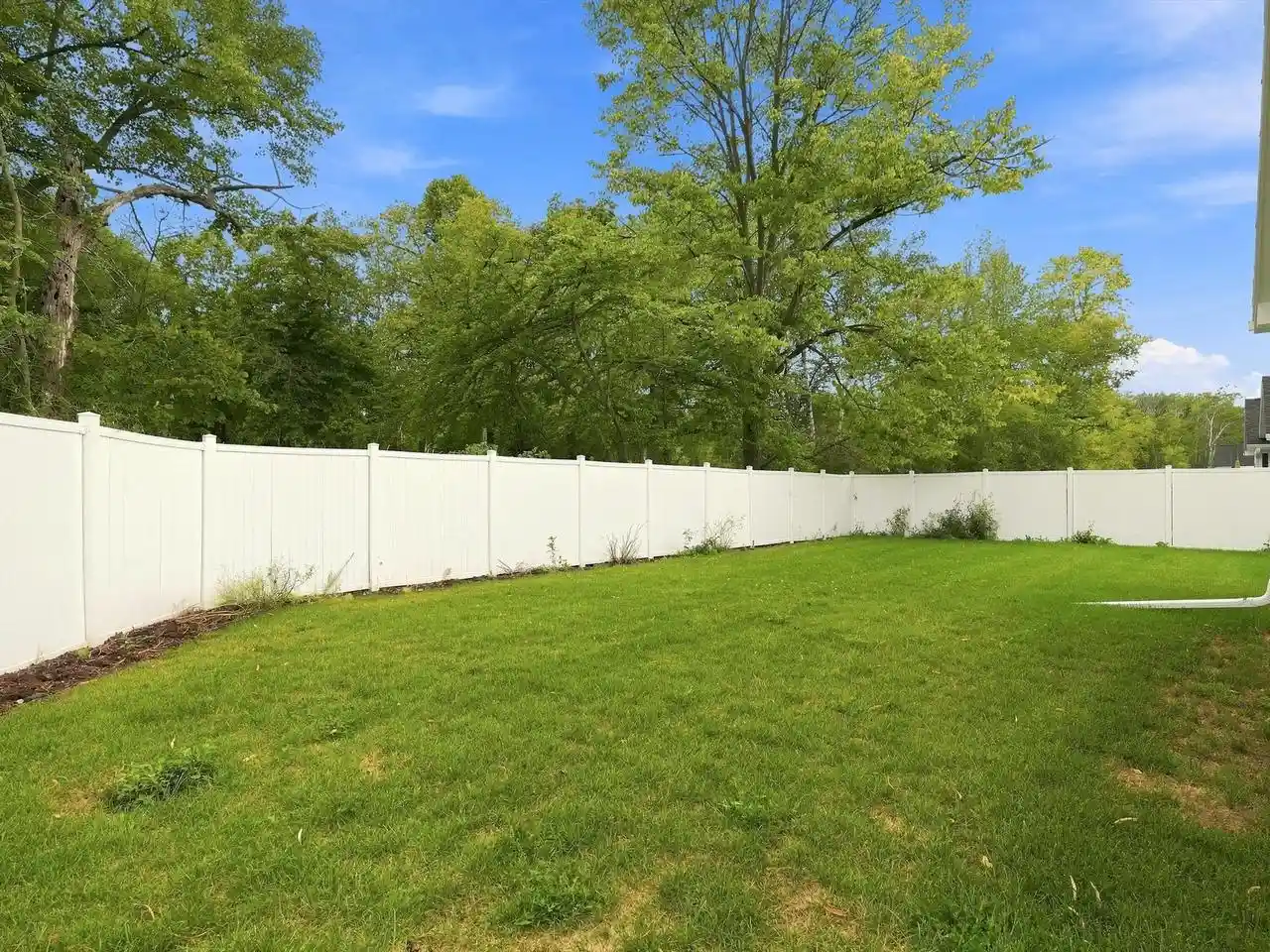 4th image of 327 Lynx Lane Lane, Manitowoc, WI 54220 | MLS# 1975329