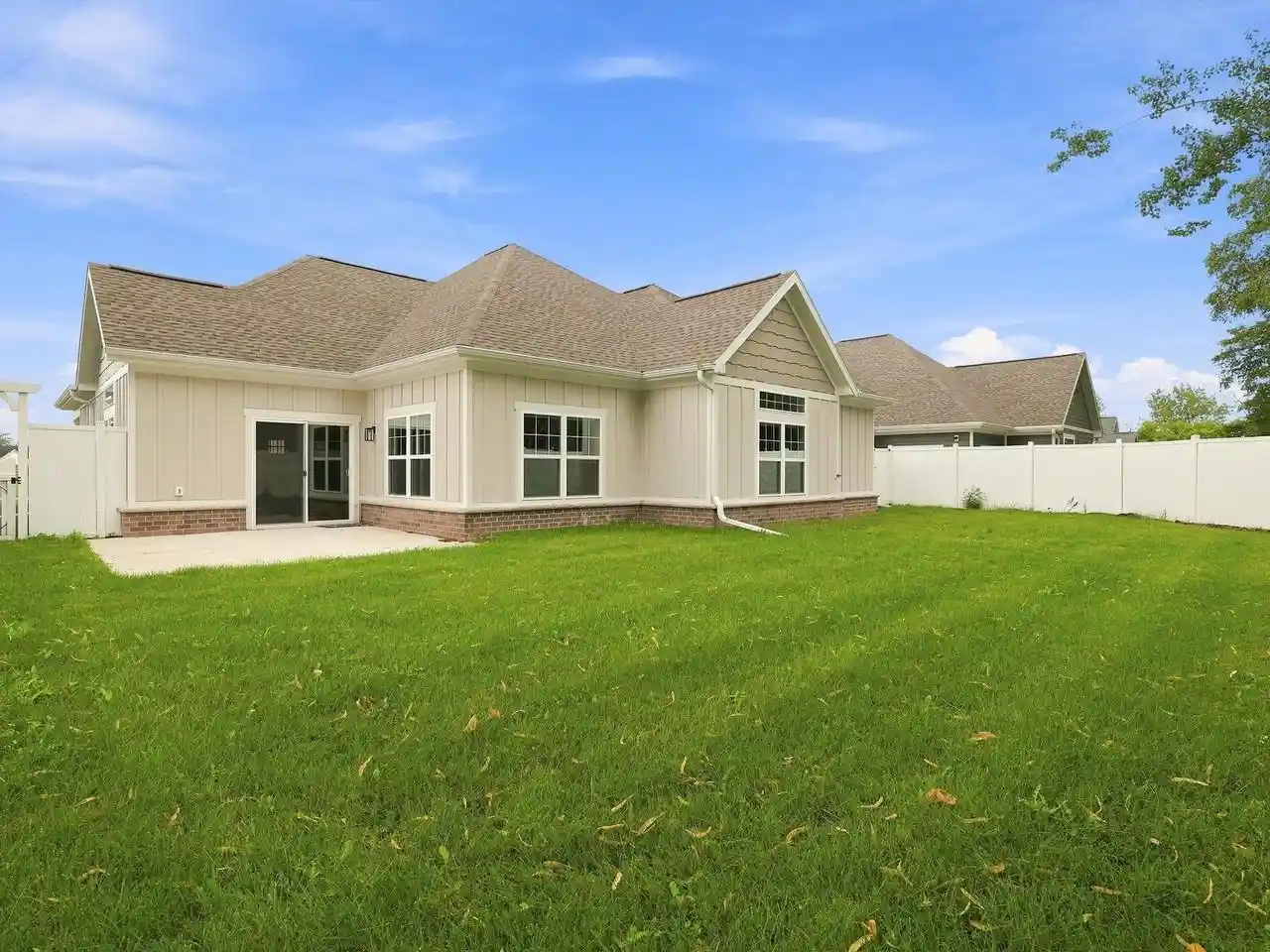 64th image of 327 Lynx Lane Lane, Manitowoc, WI 54220 | MLS# 1975329