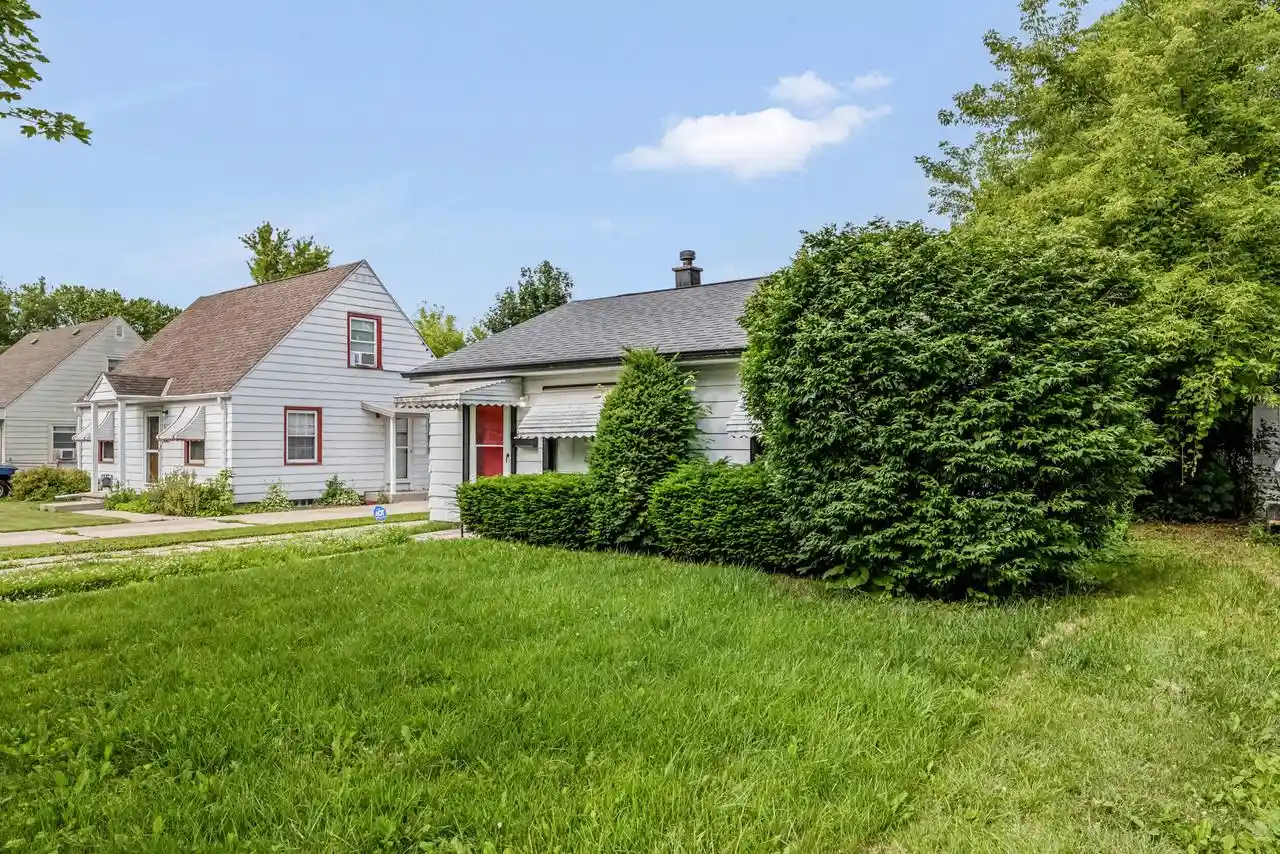 3rd image of 5695 N 57Th Street Street, Milwaukee, WI 53218 | MLS# 1975327