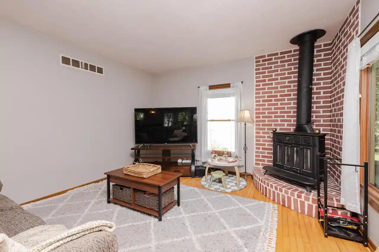 5th image of 817 Dempster Street Street, Fort Atkinson, WI 53538 | MLS# 1975330