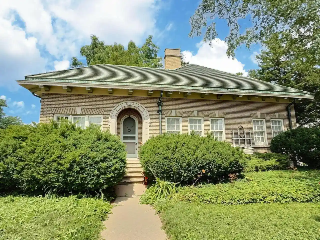 1st image of 628 W Irving Avenue Avenue, Oshkosh, WI 54901 | MLS# 50330680