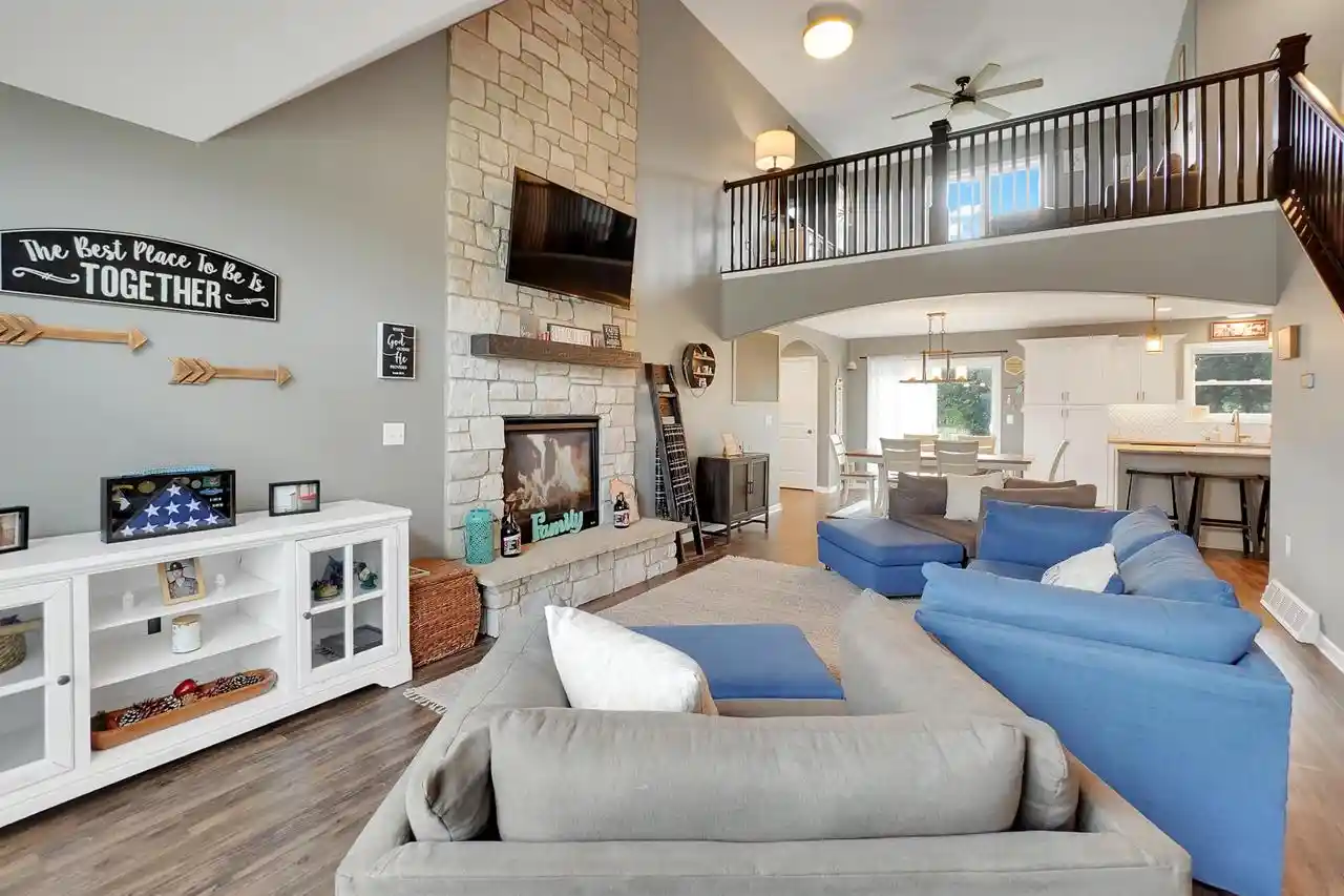 4th image of 404 Appletree Lane Lane, Eagle, WI 53119 | MLS# 1975347