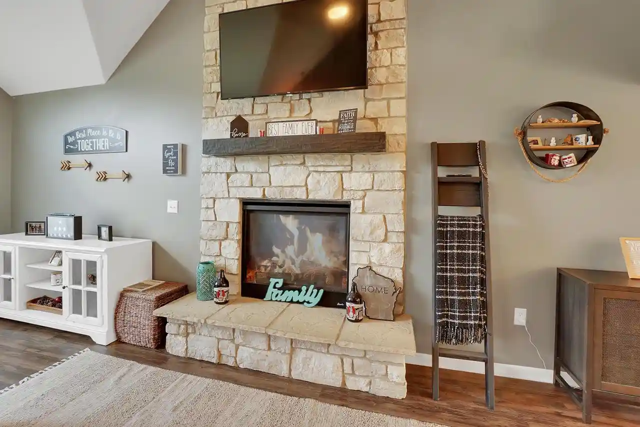 5th image of 404 Appletree Lane Lane, Eagle, WI 53119 | MLS# 1975347