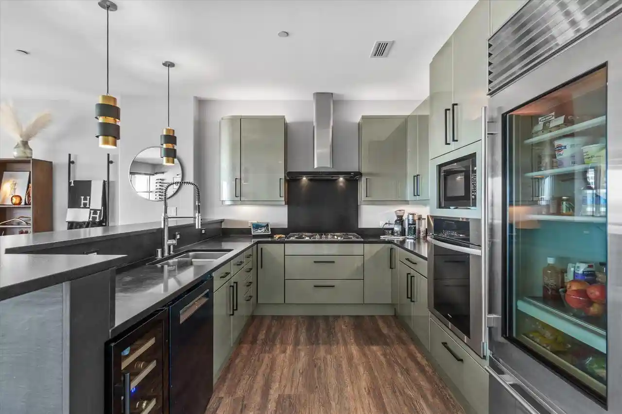 Listing Photo 4 - Condo for sale in building located at 545 E Wls St St, Milwaukee, WI 53202 - Unit #802