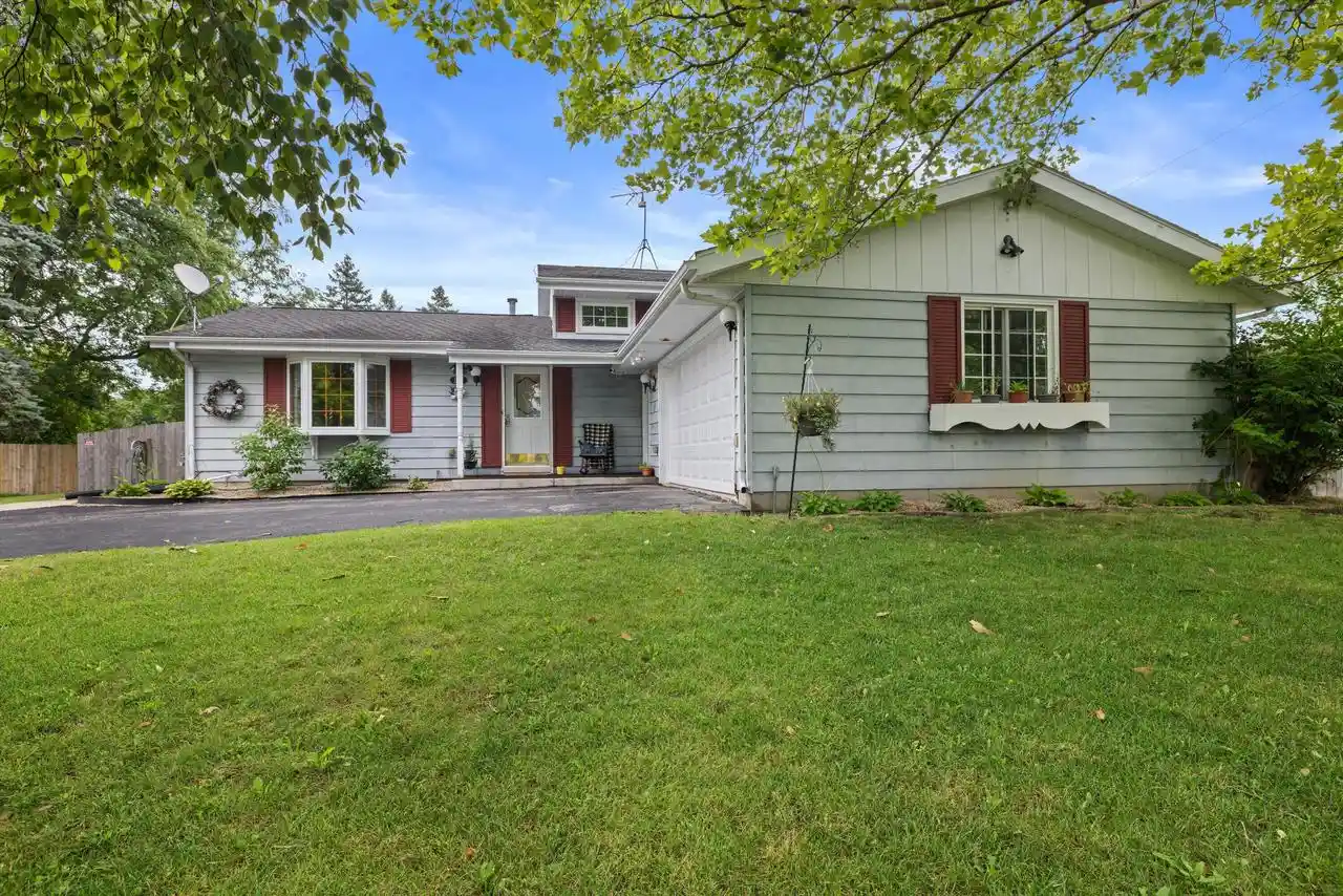 1st image of 1129 Bluebird Lane Lane, Union Grove, WI 53182 | MLS# 1975357
