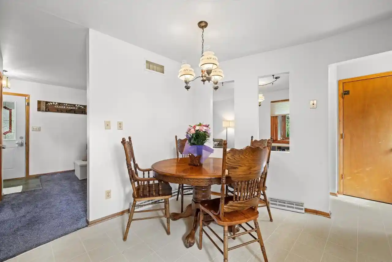 36th image of 1129 Bluebird Lane Lane, Union Grove, WI 53182 | MLS# 1975357