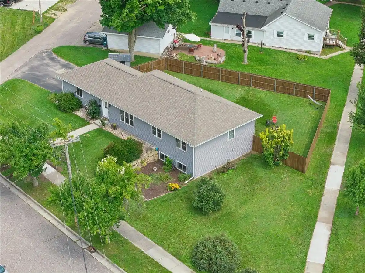 Photo 1 of Single family home for sale at 721 Grove Street Street, Baraboo, WI 53913 | MLS# 2030013 | Listing updated on 2026-09-22