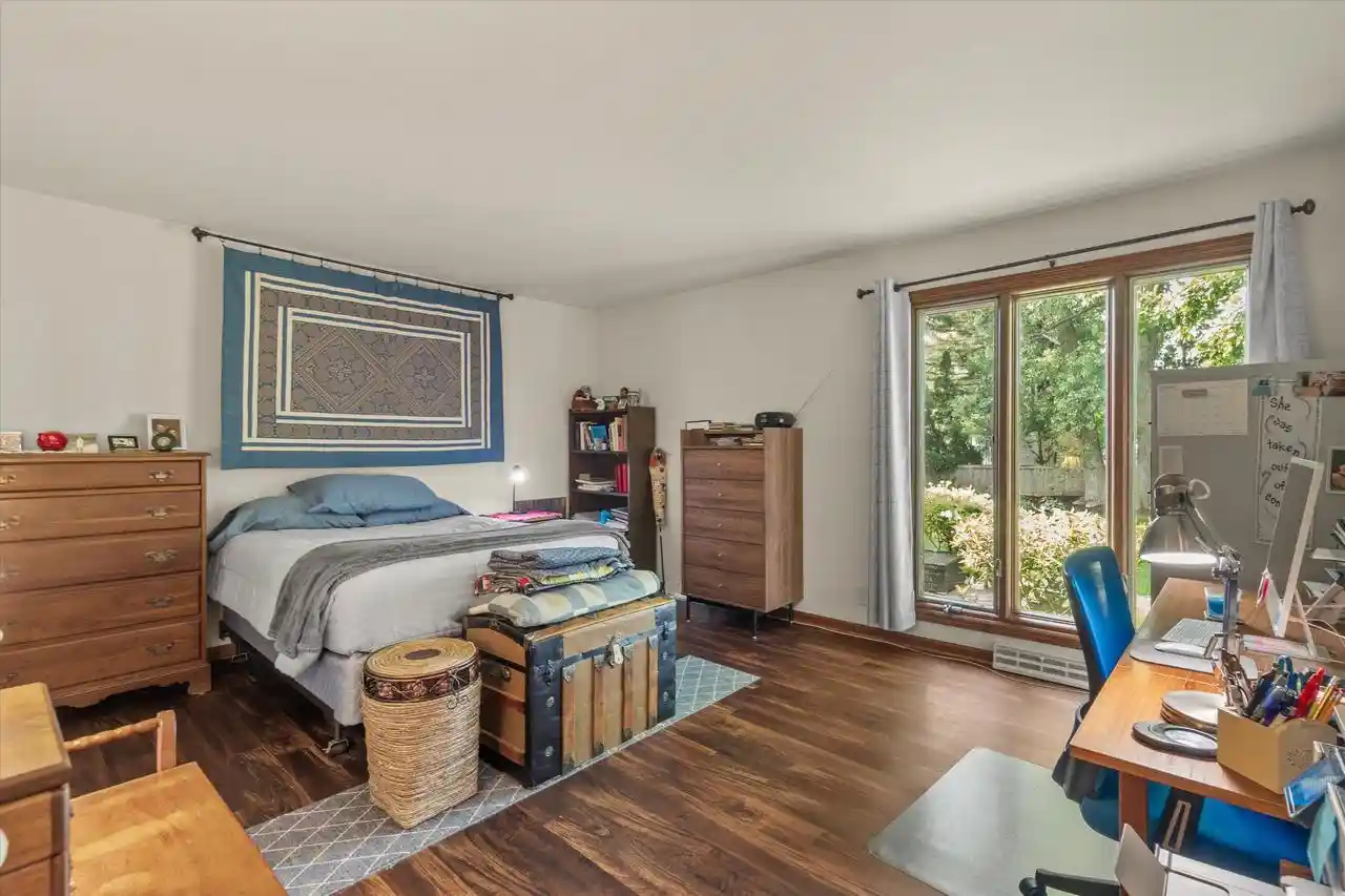 2nd image of 700 Waters Edge Road Road #5, Racine, WI 53402 | MLS# 1975366