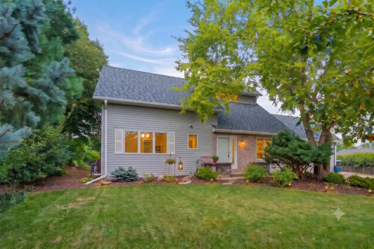 1st image of 409 Red Coat Court Court, Waterford, WI 53185 | MLS# 1975381