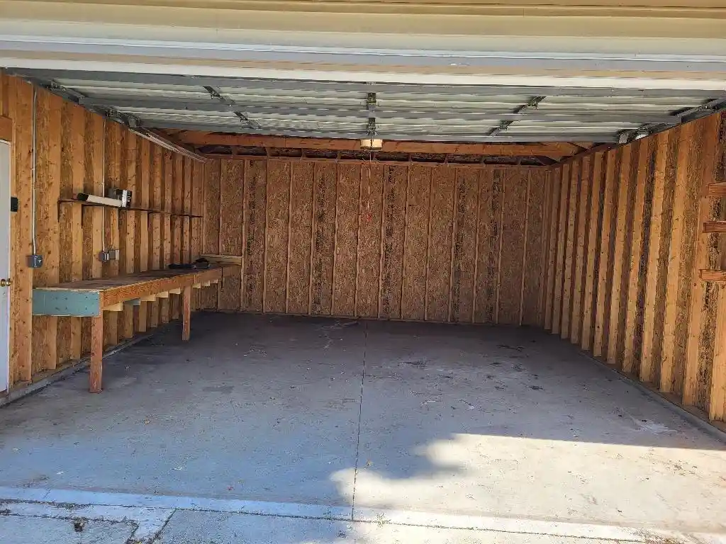 Photo 4 of Sale Pending at 1616 E Eden Pl Pl, Saint Francis, WI 53235 | MLS# 1975382 | Listing updated on 2026-09-19