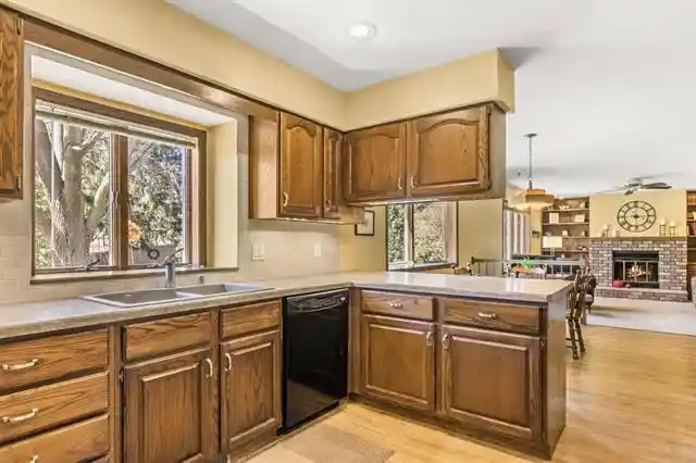 3rd image of 17 Park Crest Court Court, Madison, WI 53711 | MLS# 2030036