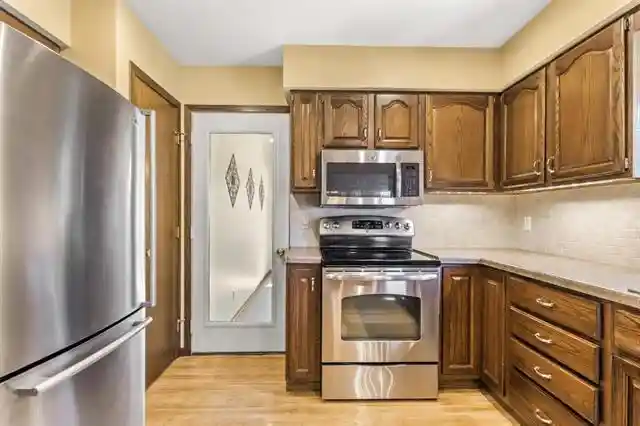 5th image of 17 Park Crest Court Court, Madison, WI 53711 | MLS# 2030036