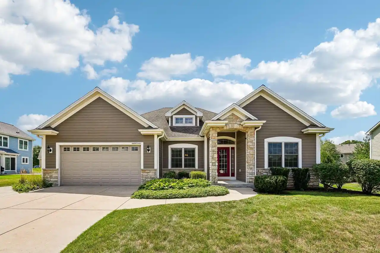 1st image of N66w23663 Hillview Dr Dr, Sussex, WI 53089 | MLS# 1975415