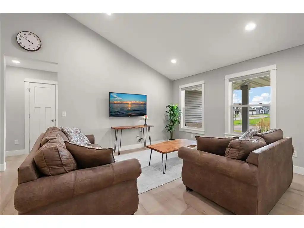 Photo 4 of Single family home for sale at 271 Eagle Ridge Dr Dr, Roberts, WI 54023 | MLS# 7123046 | Listing updated on 2026-08-25