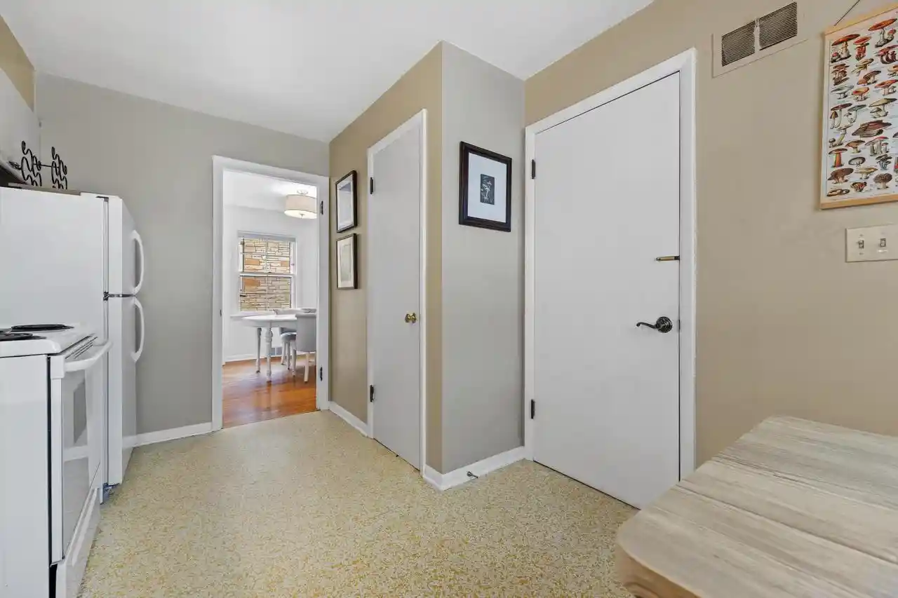 5th image of 8811 W Hawthorne Ave Ave, Wauwatosa, WI 53226