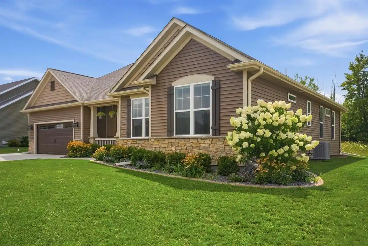 1st image of 335 Deer Meadow Dr Dr, Fredonia, WI 53021 | MLS# 1975444