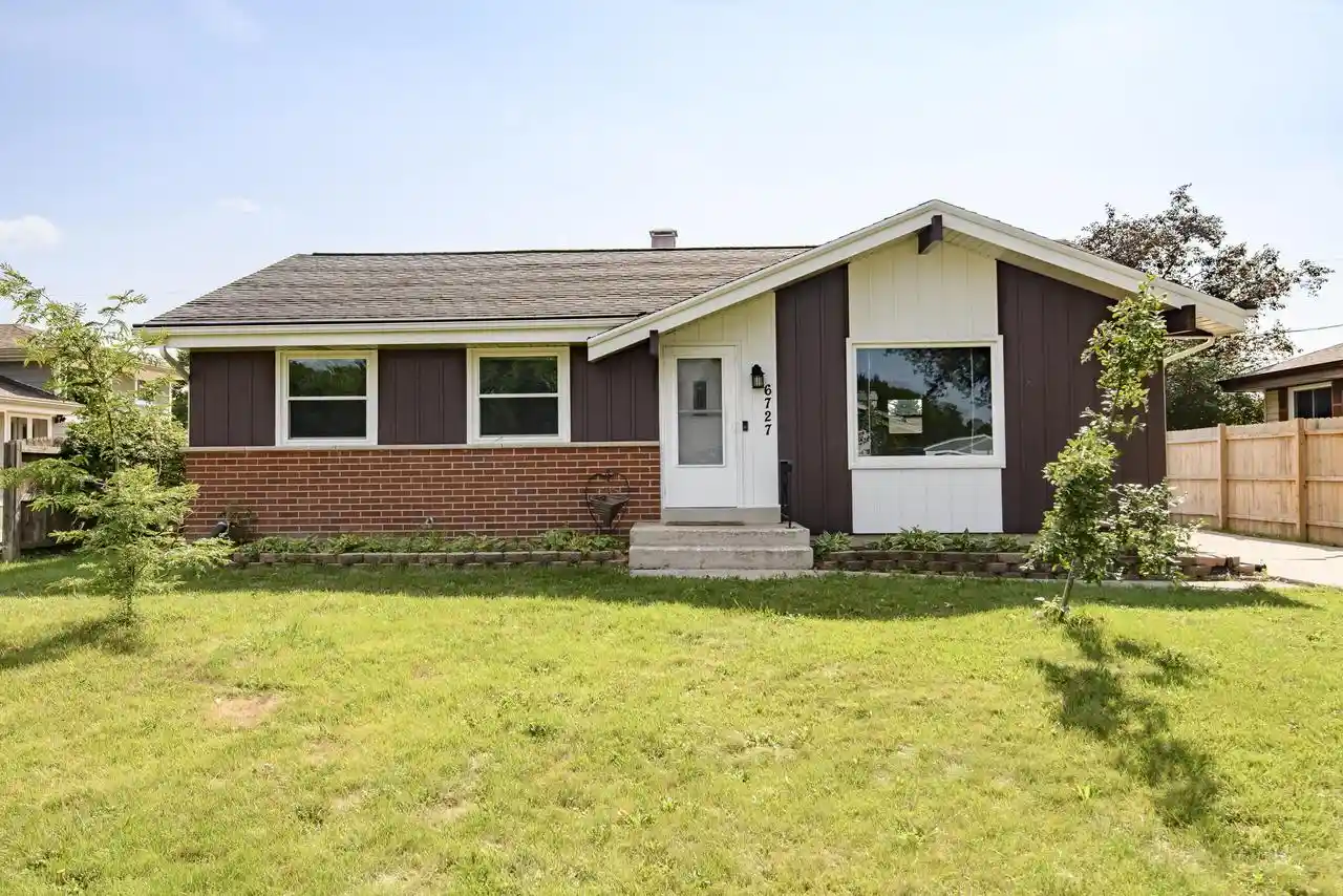 1st image of 6727 Lone Elm Dr, Caledonia, WI 53402 | MLS# 1975442