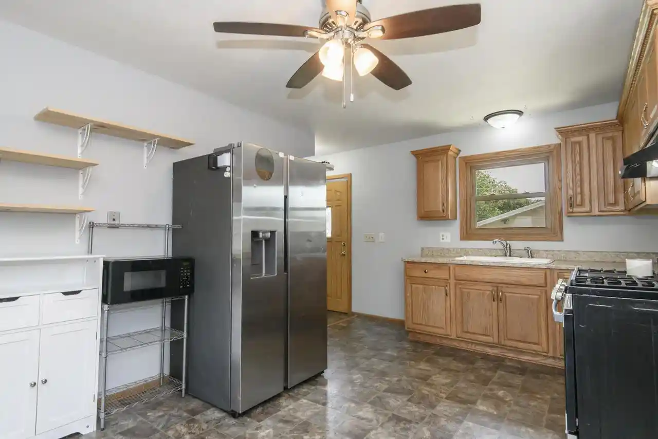 2nd image of 6727 Lone Elm Dr, Caledonia, WI 53402 | MLS# 1975442