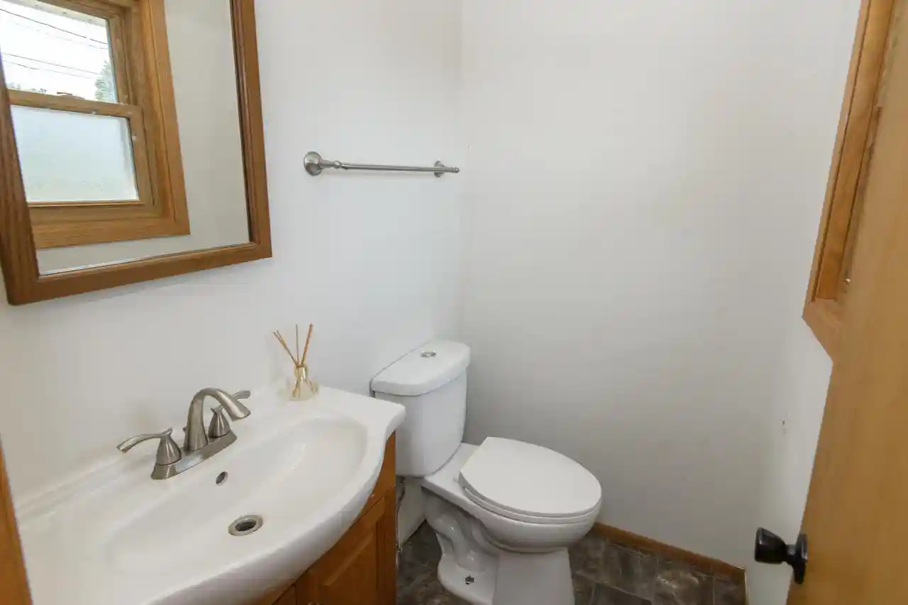 5th image of 6727 Lone Elm Dr, Caledonia, WI 53402 | MLS# 1975442