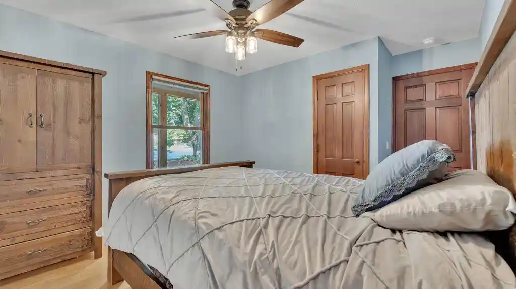 4th image of 2503 Lakeshore Dr Dr, Sheboygan, WI 53081 | MLS# 1975452