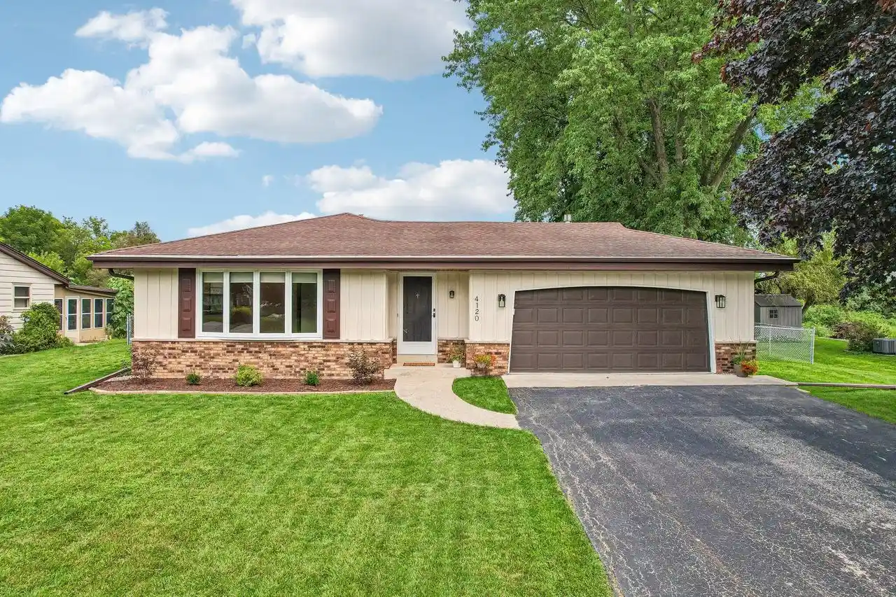 1st image of 4120 S Regal Dr Dr, New Berlin, WI 53151 | MLS# 1975459