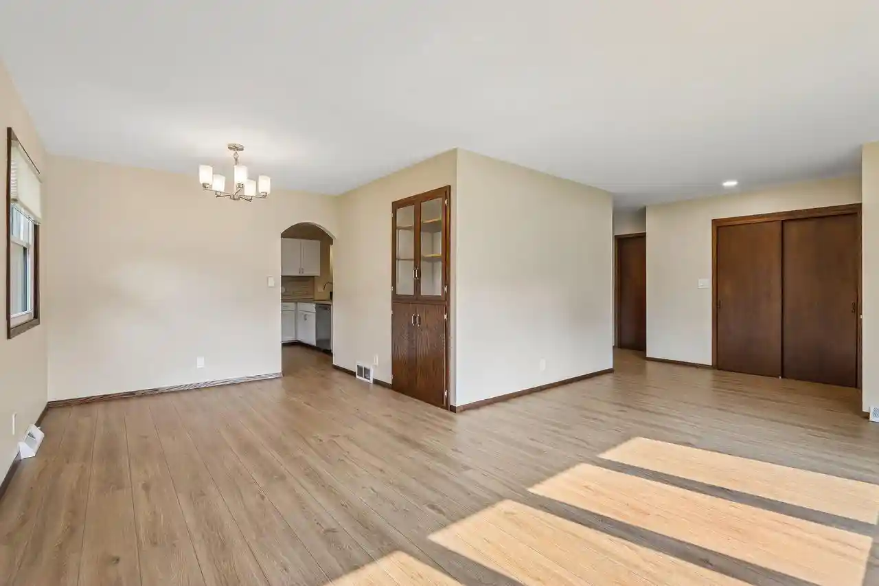 2nd image of 4120 S Regal Dr Dr, New Berlin, WI 53151 | MLS# 1975459