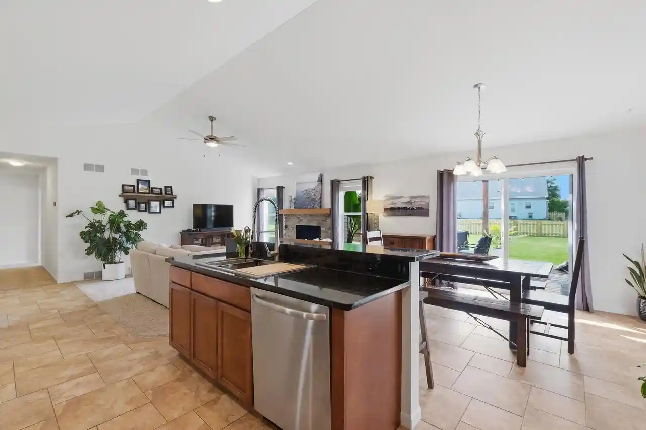 3rd image of 4528 Scenic View Road Road, Windsor, WI 53598 | MLS# 2030069