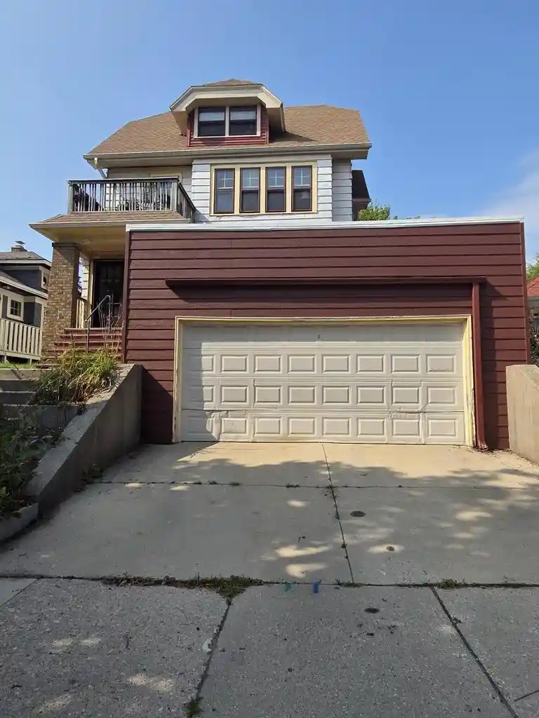 Photo 1 of Multi family home for sale at 2020 E Menlo Boulevard Boulevard #2022, Milwaukee, WI 53211 | MLS# 1975473 | Listing updated on 2026-09-04